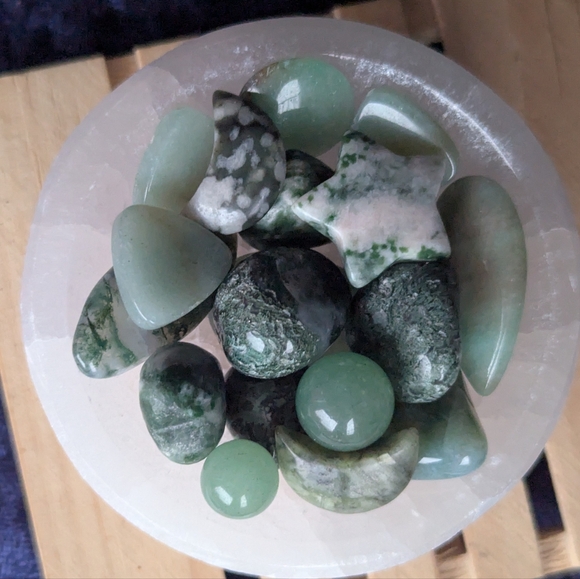 💚 Mossy Heart Bowl ☪️ Aventurine Agate Jasper Quinhai Jade Mini Crystal Hearts - Picture 1 of 10